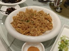 -鞍山大白鲨美食酒店
