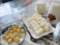 -周大娘牛乳(旧寨古村总店)