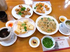 -正宗普宁豆干坊·洪记砂锅粥(红领巾路店)