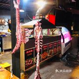 略显悲伤 松枝烤鸡、熏牛肉