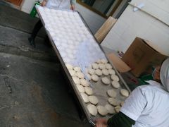 -玉龙喀什有名爱可德木烤包子