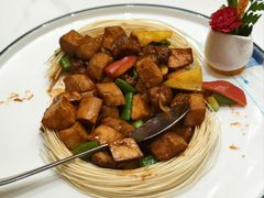 蘑菇藤椒炒牛肉粒-禄福山庄•顺德菜·融和菜(龙江店)