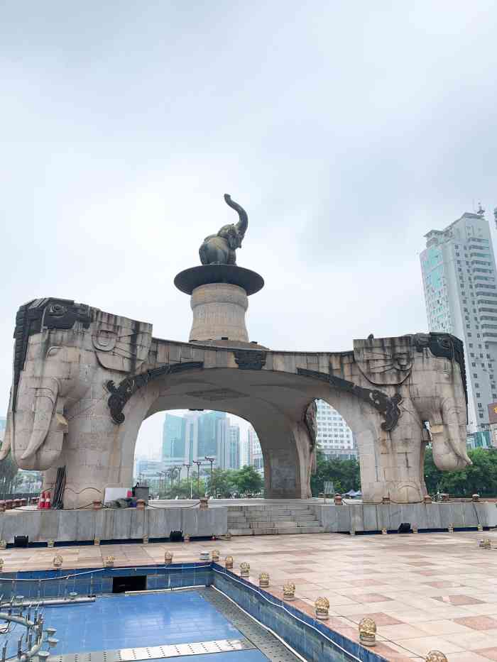 金湖广场-"金湖广场原名叫五象广场,后来南宁开发五象.