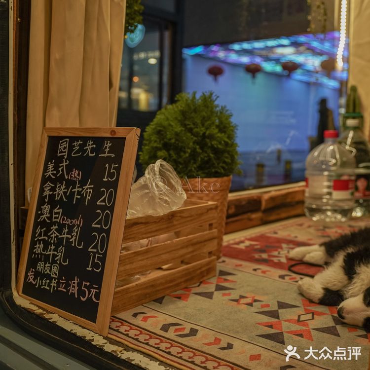 在慈溪银泰百货偶遇园艺师的咖啡车｜咖啡🉑️