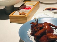 润烧脆皮乳鸽-粤界(望京金辉店)