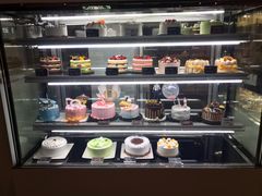 面包甜点陈列柜-卷心卷意·轻甜蛋糕(新光天地店)