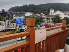 -富正毅三下锅·湘西韵味(天门山索道店)