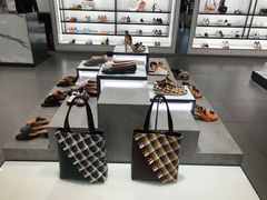 -CHARLES&KEITH(1234space店)