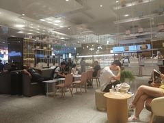 大堂-奈雪的茶(湖滨银泰in77C区PRO店)
