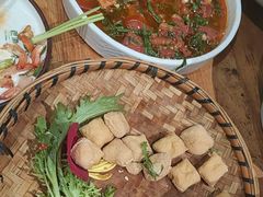 -老滇山寨•云南特色菜•地方菜•民族风情歌舞表演(金碧店)