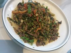 雪菜牛肉丝-食光慢宴·安吉土菜馆