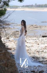 -Renee芮亦婚纱(原丽莎)