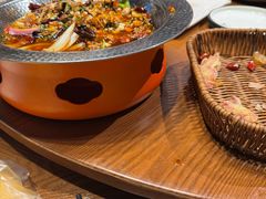 -老滇山寨•云南特色菜•地方菜•民族风情歌舞表演(金碧店)