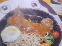-豪客嘉族·麦尼顿西餐厅(乐福天下店)