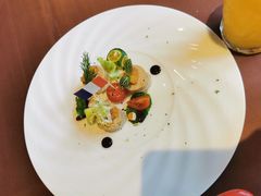 自制鸭肝批配混合蔬菜沙拉-卡本妮法餐厅·北京和平宾馆