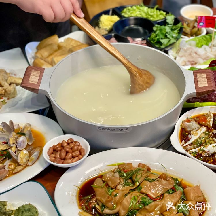 在汕头！夜宵不二之选——粥底火锅！！