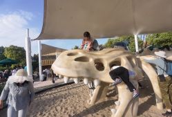 -季高兔窝窝亲子园(上海薰衣草公园店)