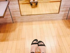 -STUART WEITZMAN(静安嘉里中心店)