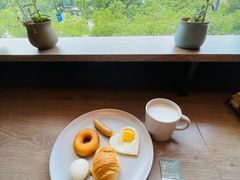 -上海虹桥中心爱琴海亚朵S酒店