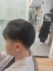 -首脑美发沙龙