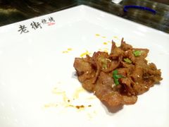 -老街烧烤(华中农业大学梧桐路步行街店)