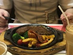 -香港新发烧腊茶餐厅(万象店)