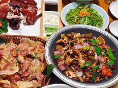 -老滇山寨•云南特色菜•地方菜•民族风情歌舞表演(金碧店)