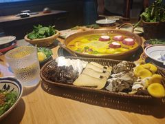 -洱火云南酸菜牛肉火锅(石景山当代商城店)