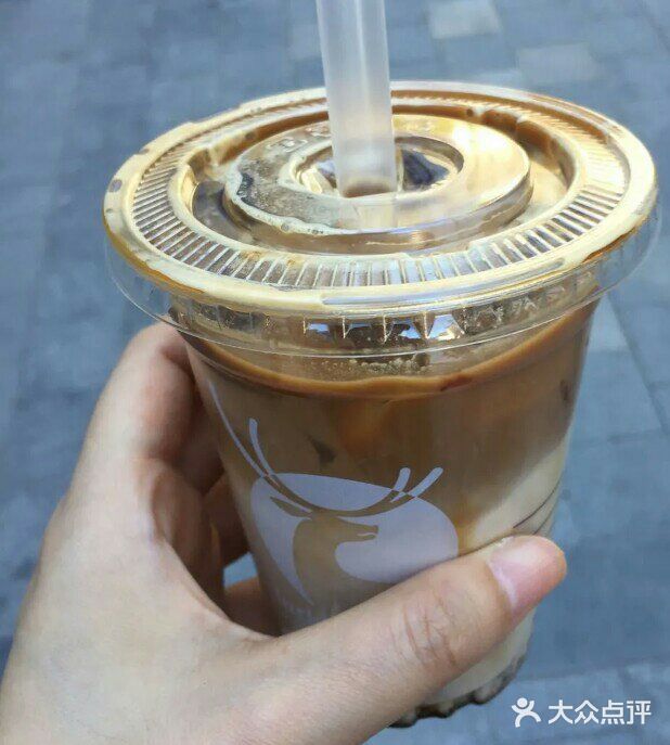 luckincoffee瑞幸咖啡(广州美术学院店)陨石拿铁瑞纳冰图片