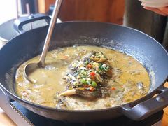 煎香酸菜半边鱼-渔悦潇湘·酸菜煮鱼(岳麓山店)