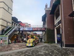 -王府井奥莱临潼小镇(临潼店)