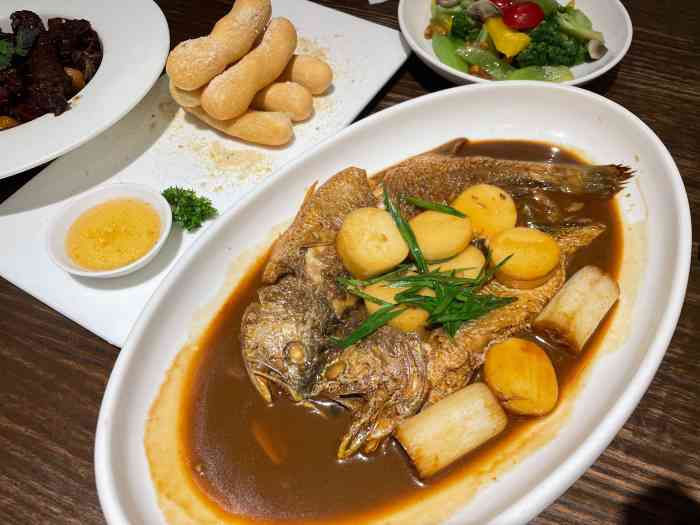 弥鹿·露营主题花园餐厅(西湖灵隐景区店)-"在山中又不在山中的感觉啊