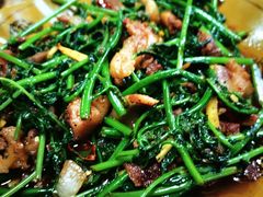 蕨菜炒酸肉-傣泐金湾餐厅