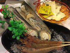 -鲜入围煮花胶鸡海鲜火锅