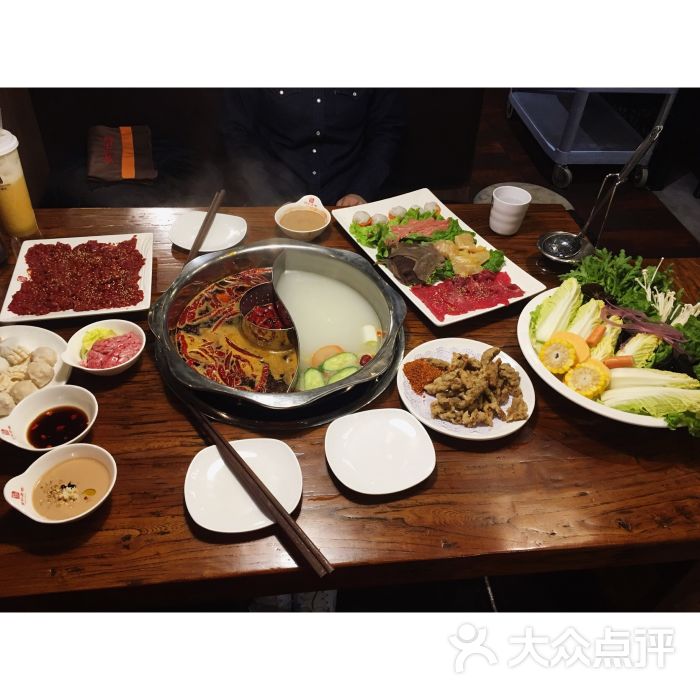 百年老妈牛油火锅(中粮万科长阳半岛店)图片 - 第1张