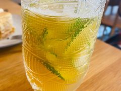 柠檬茶-尤加利咖啡馆