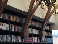 -钟书阁(松江泰晤士小镇店)