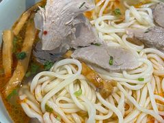 -亮亮面馆(经六路店)