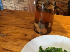 -头上红煨盐鸡·非遗院子餐厅