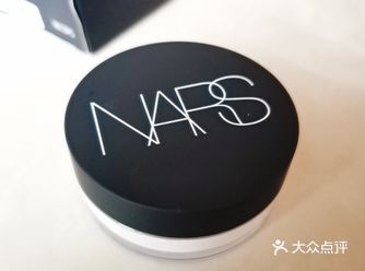 控油效果很好，可以持续一整天，粉质很细腻