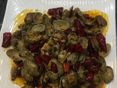 -扒虾小妹儿麻辣海鲜(宏图街店)