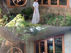 -Chom Cafe and Restaurant