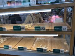 面包甜点陈列柜-袁记云饺(莲塘店)