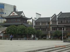 -巴陵广场