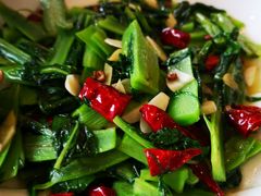 -石磨豆花家常菜·牦牛排土火锅