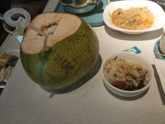 特色腊味煲仔饭-百年果林椰子鸡(中洲店)