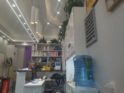 -V8潮牌·接发烫染连锁