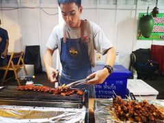 -席娜卡琳火车铁道夜市