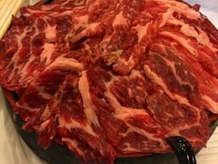安格斯牛肉-鲜入围煮花胶鸡海鲜火锅