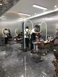 -Tloml salon
